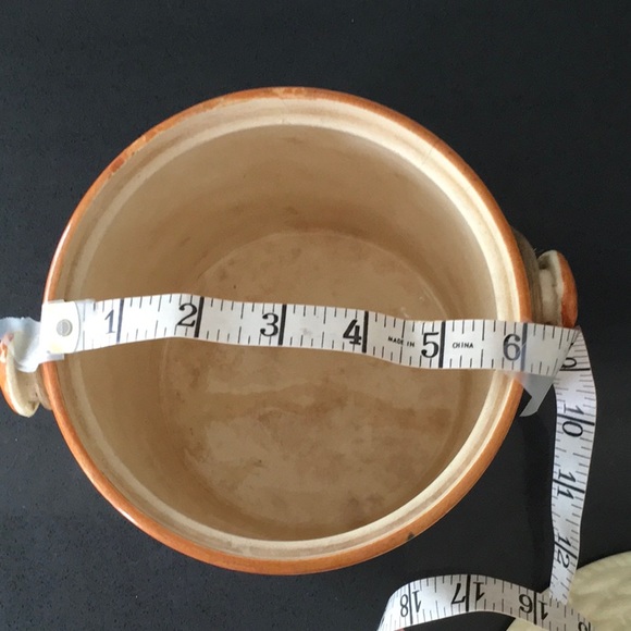 Vintage Biscuit/Cookie Jar with lid and handle - Picture 7 of 13